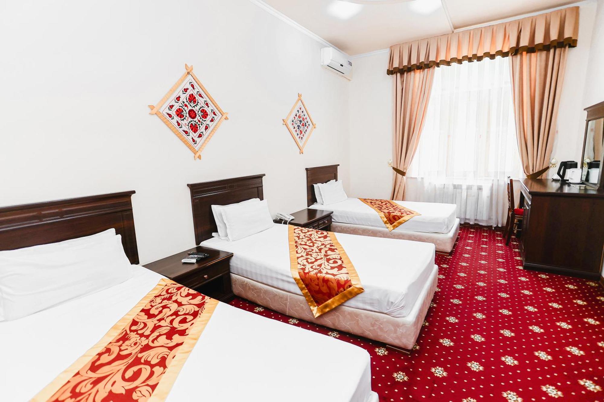 Yangi Sharq Hotel ซามาร์คันด์ ภายนอก รูปภาพ