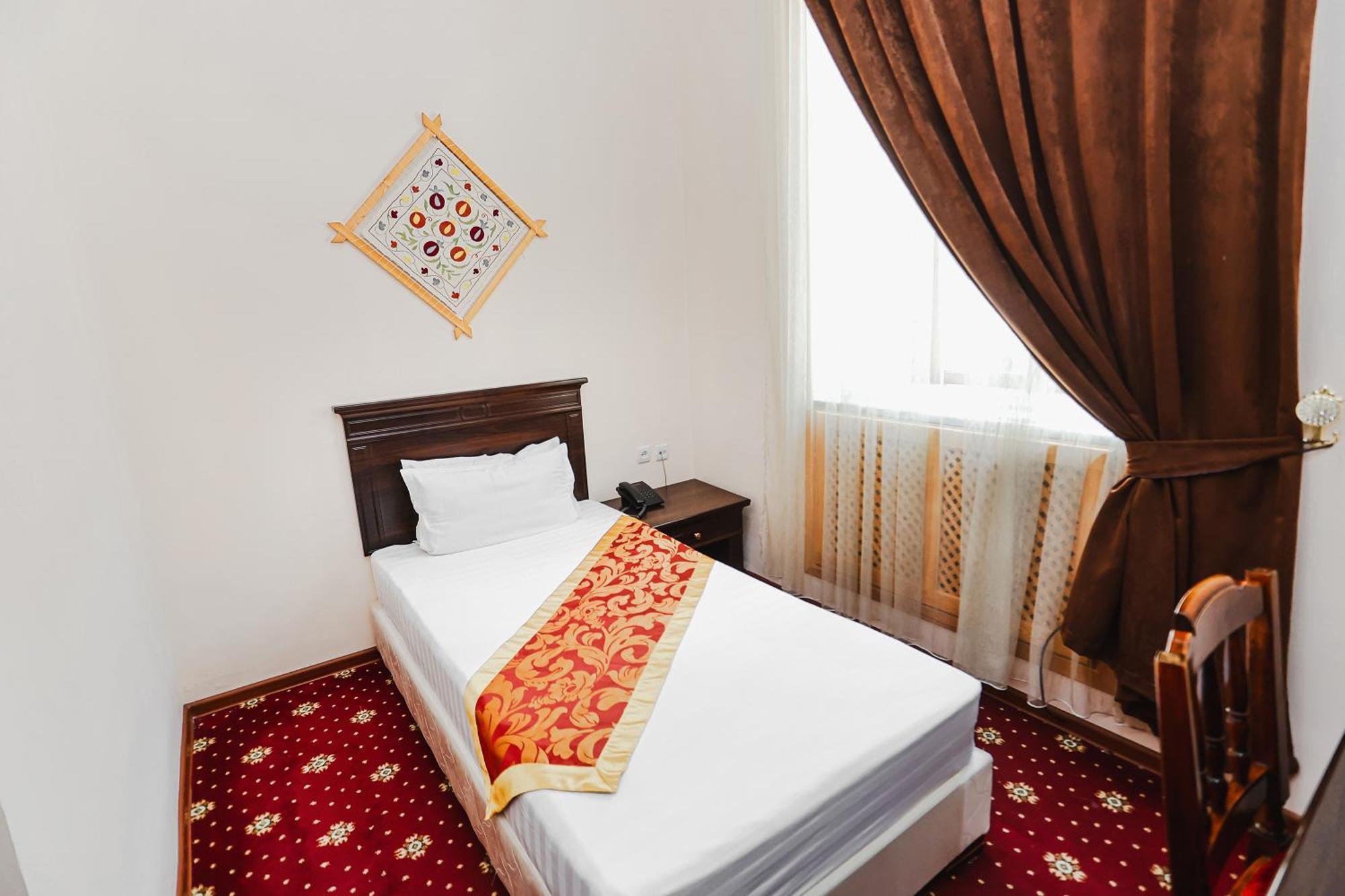 Yangi Sharq Hotel ซามาร์คันด์ ภายนอก รูปภาพ