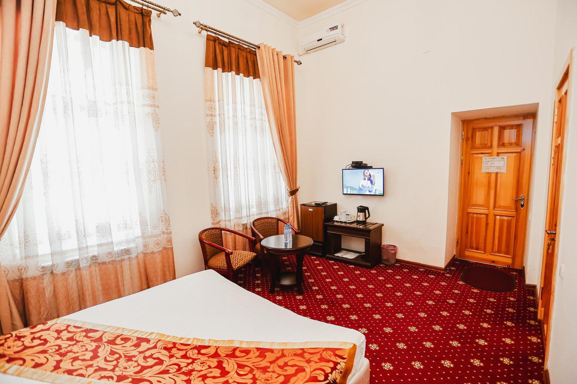 Yangi Sharq Hotel ซามาร์คันด์ ภายนอก รูปภาพ