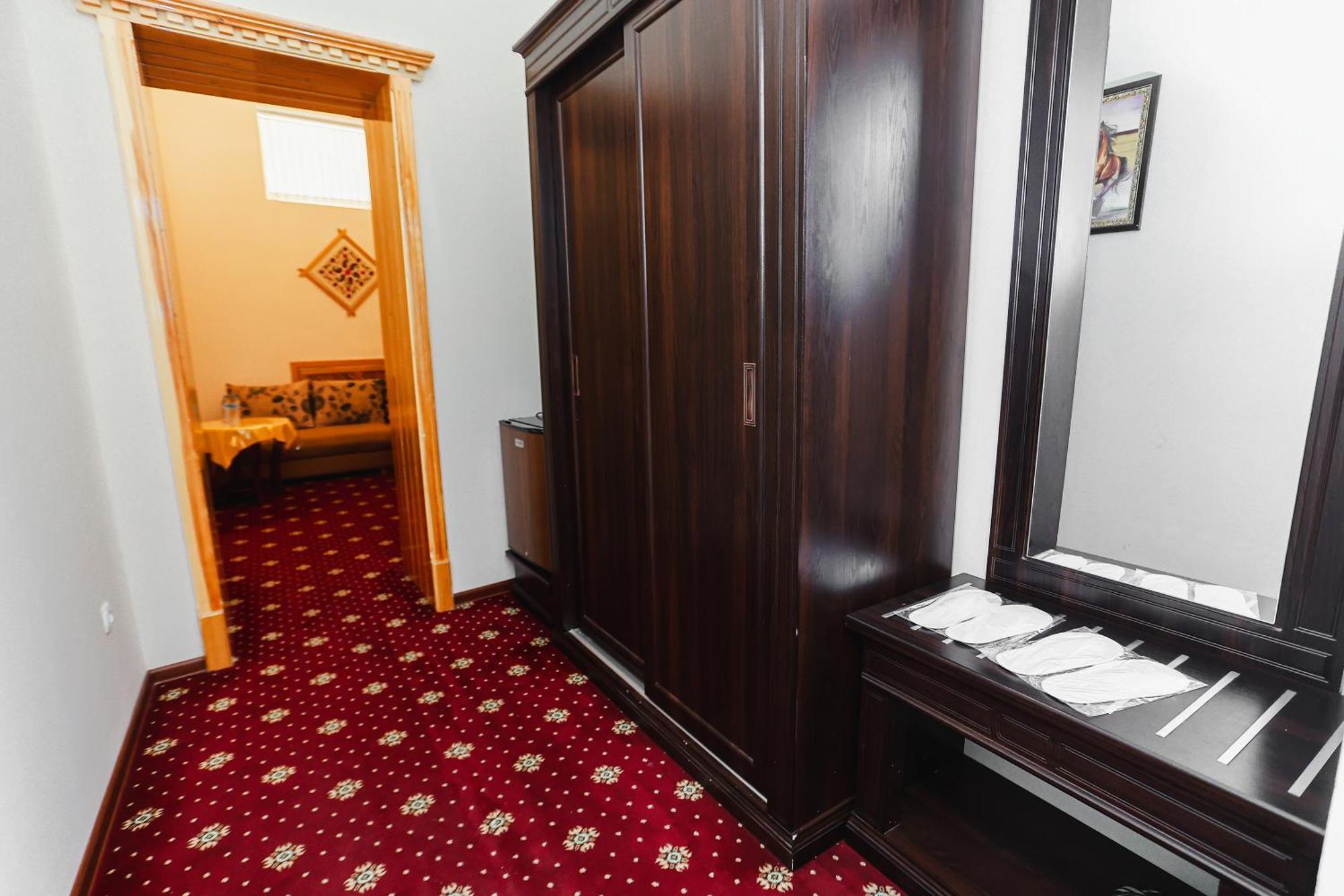 Yangi Sharq Hotel ซามาร์คันด์ ภายนอก รูปภาพ