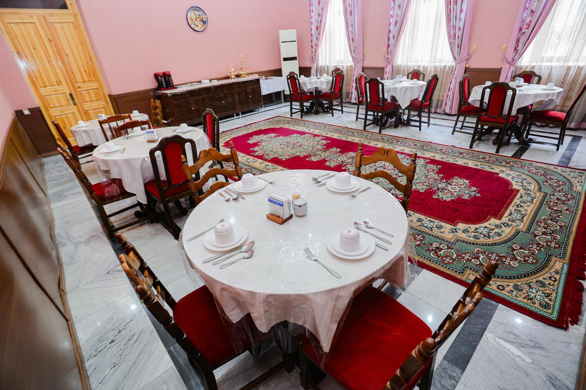 Yangi Sharq Hotel ซามาร์คันด์ ภายนอก รูปภาพ